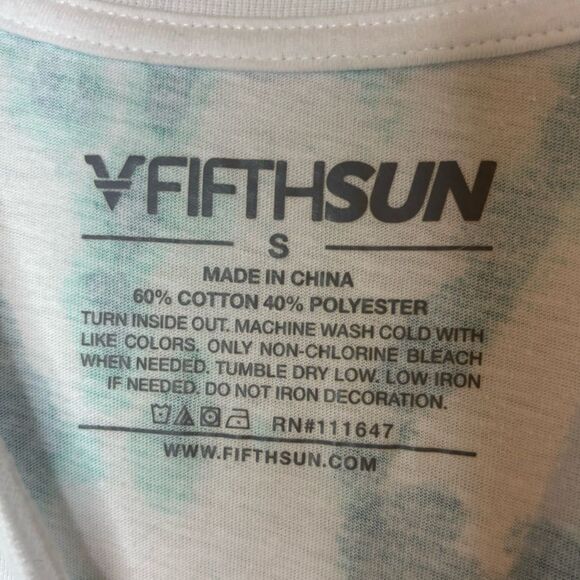 Fifth Sun Women’s Patriotic Tie-Dye Graphic T-Shirt Size Small - Picture 4 of 5